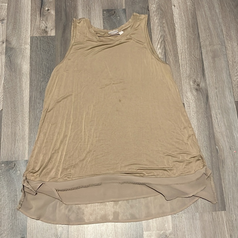 Chic Sleeveless Beige Tank Top
